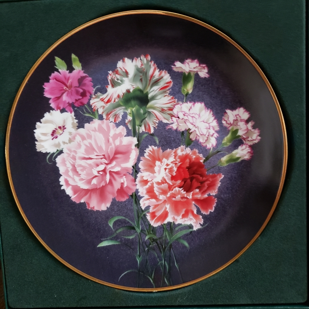 The Flowers of Count Lenart Bernadotte decorator plate.